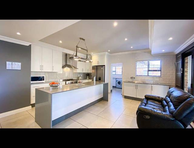 3 BEDROOM HOUSE FOR SALE IN BRACKENHURST